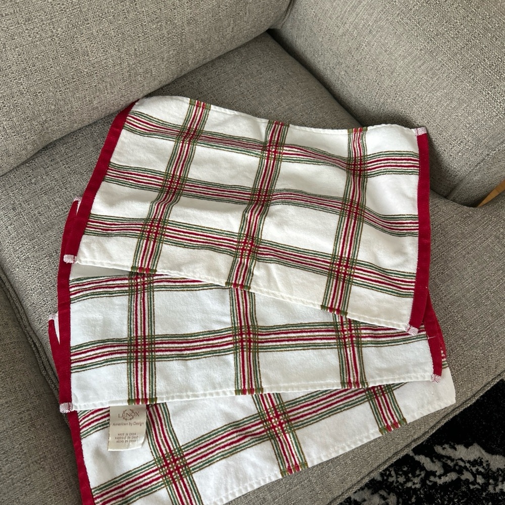 Lenox Christmas Holiday Nouveau Plaid 3pc Finger Tip Xmas
